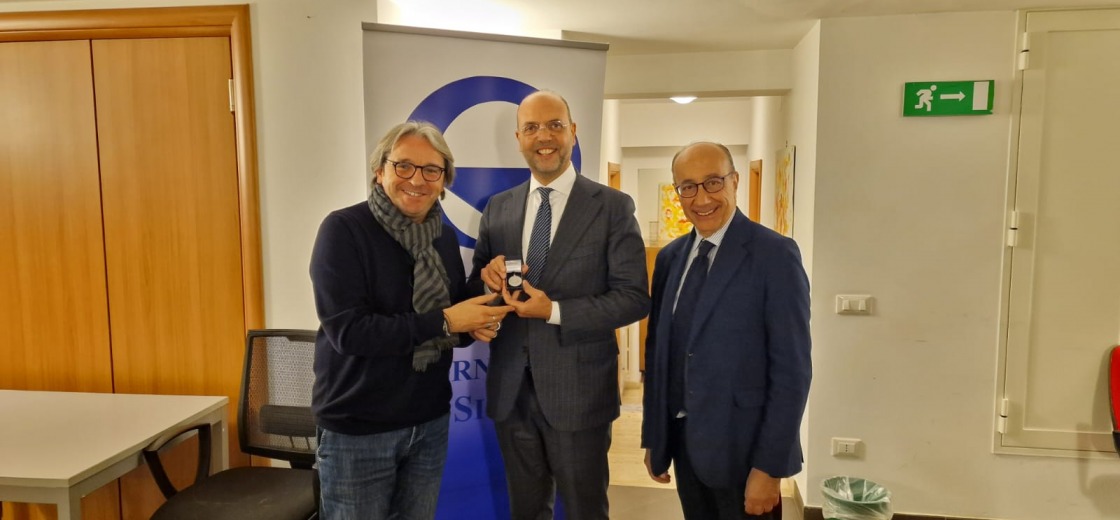 Trentacinque anni di iscrizione, medaglia consegnata ad Alfano